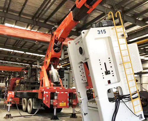 多文镇附近随车吊出租，轻松解决运输难题