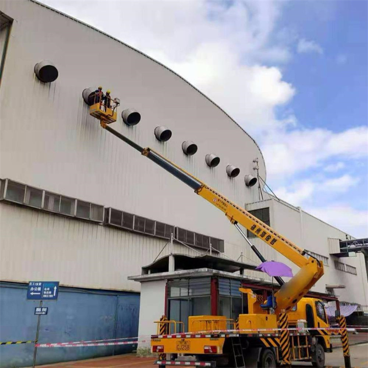 多文镇高空作业车出租服务：专业广告牌安装解决方案