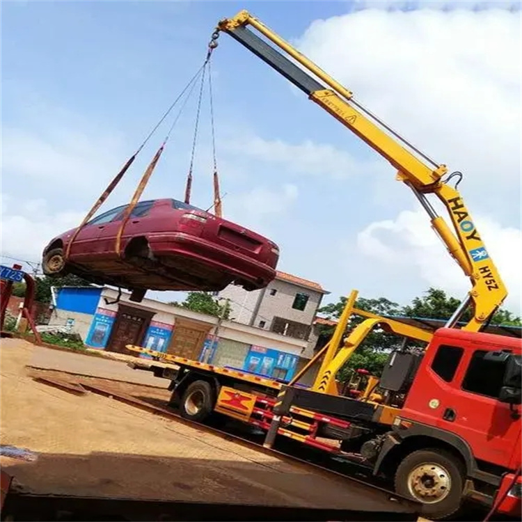 多文镇吊车吊汽车的正确方法